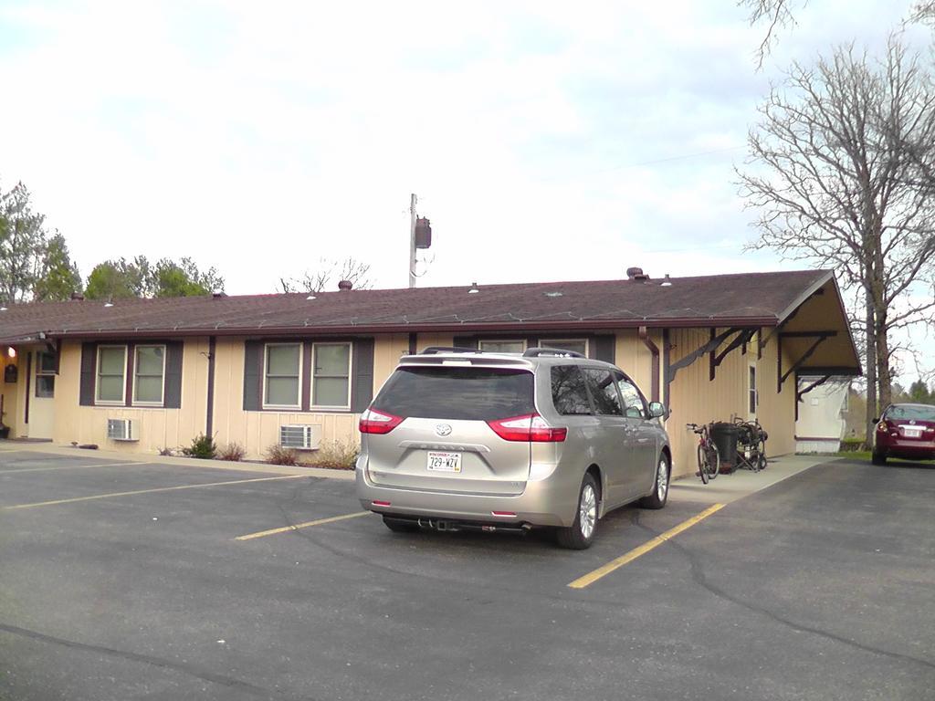 Motel 95 & Campground Hixton 外观 照片