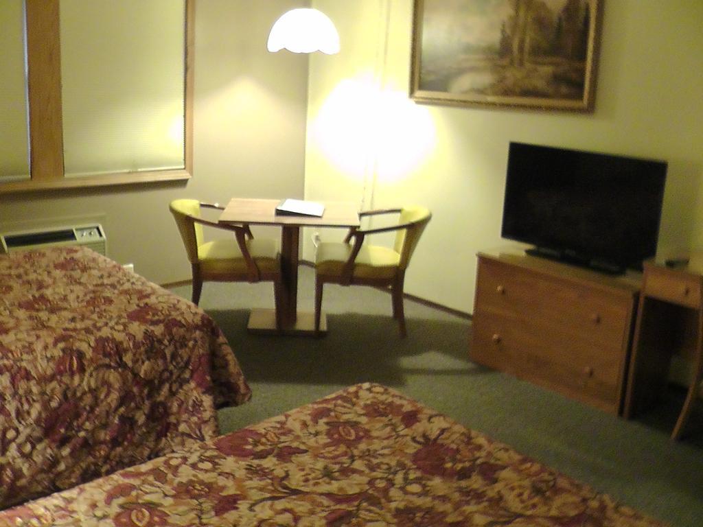 Motel 95 & Campground Hixton 外观 照片