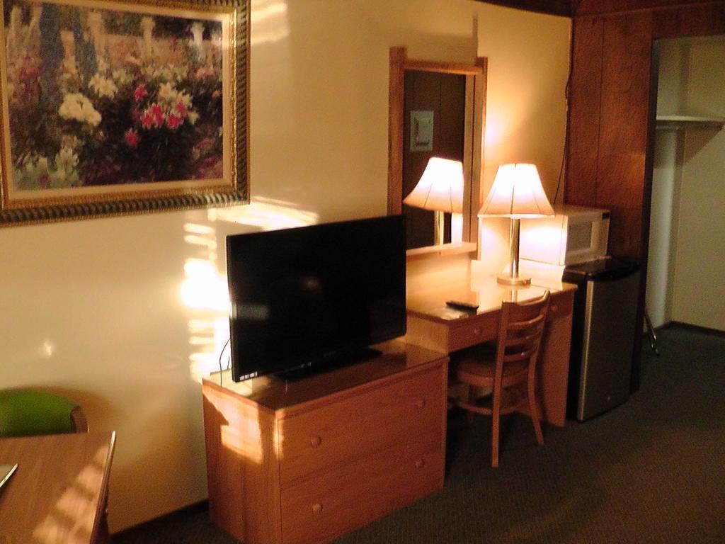 Motel 95 & Campground Hixton 外观 照片